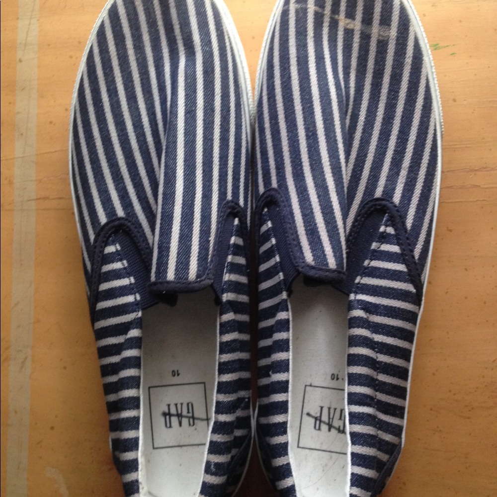 Striped Gap Slip ons
